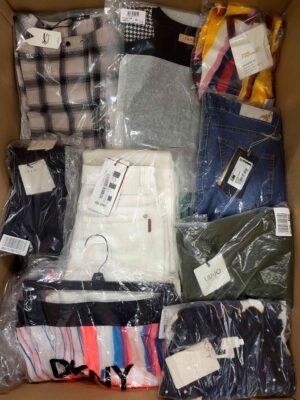 The photo shows a package with clothing in the category AP.