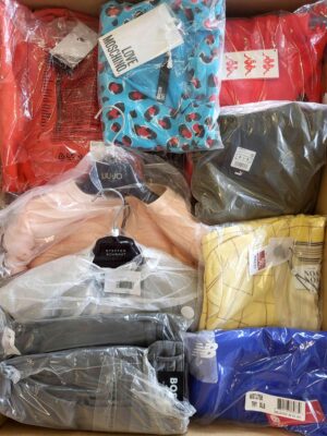 The photo shows a package with clothing in the category A.