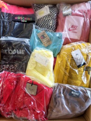 The photo shows a package with clothing in the category A.