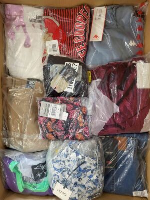 The photo shows a package with clothing in the category A.