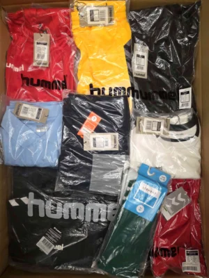 The photo shows a package with clothing in the category H.