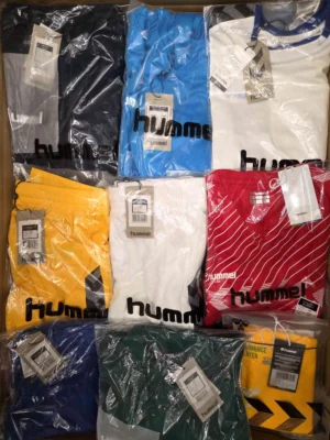 The photo shows a package with clothing in the category H.