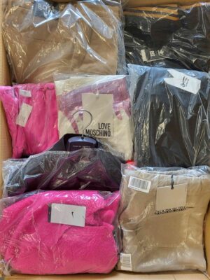 The photo shows a package with clothing in the category A.