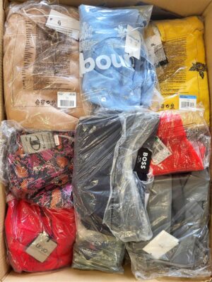 The photo shows a package with clothing in the category A.