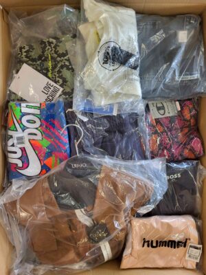 The photo shows a package with clothing in the category A.