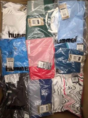 The photo shows a package with clothing in the category H.