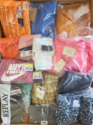 The photo shows a package with clothing in the category A.