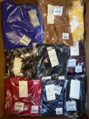 The photo shows a package with clothing in the category YA.