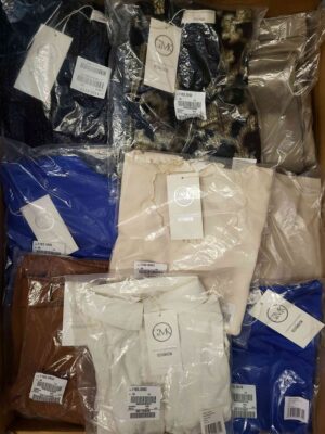 The photo shows a package with clothing in the category YA.