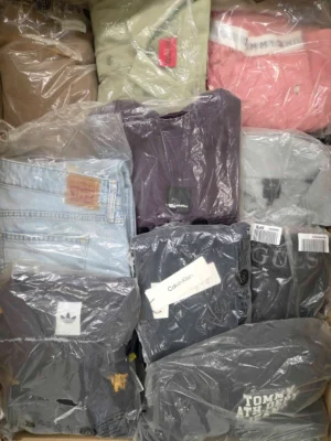 The photo shows a package with clothing in the category D.