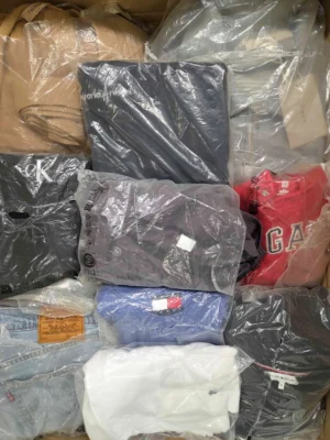 The photo shows a package with clothing in the category D.