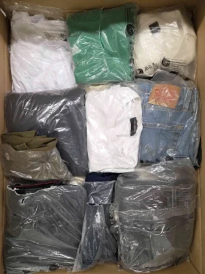 The photo shows a package with clothing in the category D.