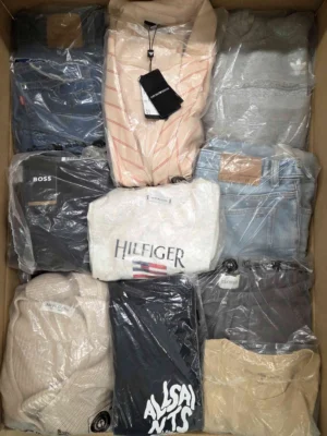 The photo shows a package with clothing in the category D.
