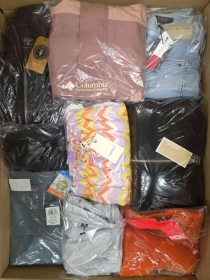 The photo shows a package with clothing in the category B.