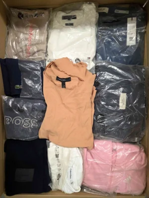 The photo shows a package with clothing in the category D.