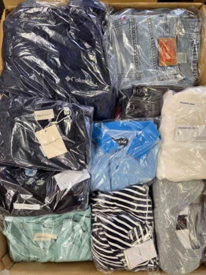 The photo shows a package with clothing in the category C.