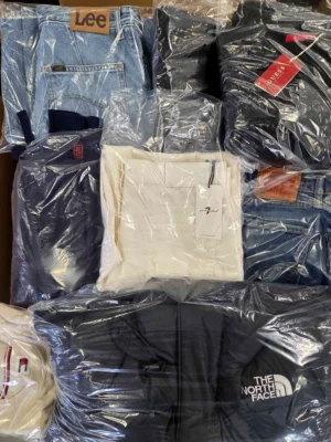 The photo shows a package with clothing in the category C.
