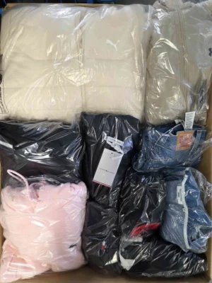The photo shows a package with clothing in the category C.