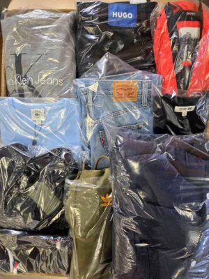 The photo shows a package with clothing in the category C.