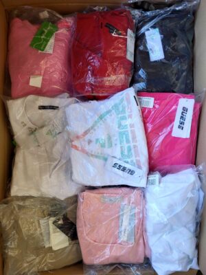 The photo shows a package with clothing in the category B.