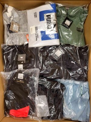 The photo shows a package with clothing in the category AP.