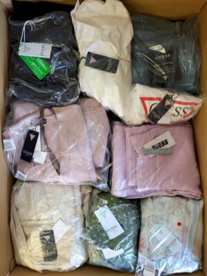 The photo shows a package with clothing in the category B.