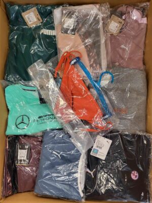 The photo shows a package with clothing in the category AP.