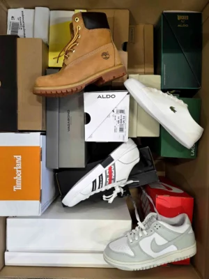 The photo shows a package with footwear in the category BS.
