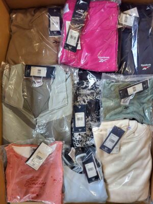 The photo shows a package with clothing in the category R.