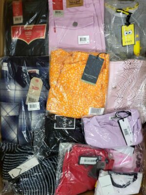 The photo shows a package with clothing in the category K.