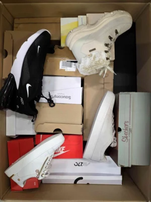 The photo shows a package with footwear in the category CS.