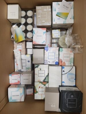 The picture shows a package with accessories in the category CO.