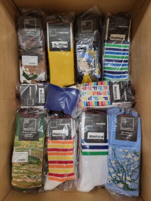 The picture shows a package with accessories in the category SA.