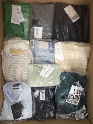 The photo shows a package with clothing in the category AP.
