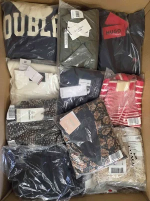 The photo shows a package with clothing in the category AP.