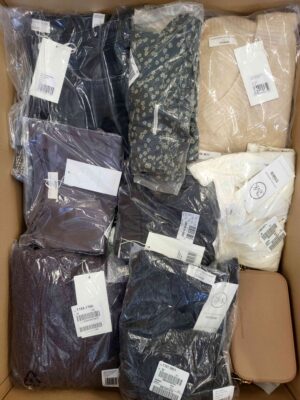 The photo shows a package with clothing in the category YA.