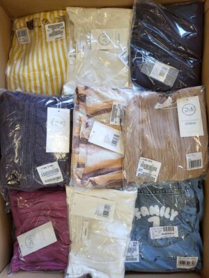 The photo shows a package with clothing in the category YA.