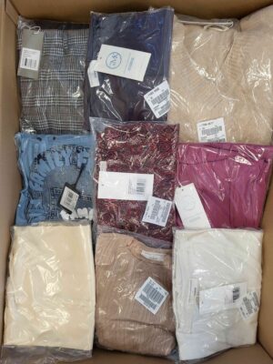 The photo shows a package with clothing in the category YA.