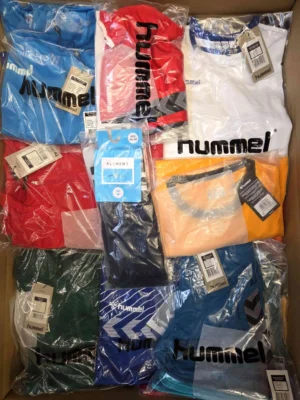 The photo shows a package with clothing in the category H.