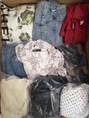The photo shows a package with clothing in the category BSN.