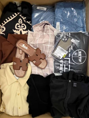 The photo shows a package with clothing in the category BSN.