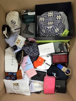 The picture shows a package with accessories in the category AB.