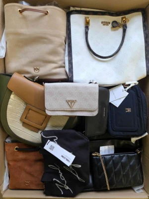 The picture shows a package with accessories in the category HB.