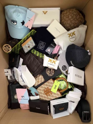 The picture shows a package with accessories in the category AB.