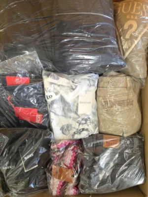The photo shows a package with clothing in the category B.