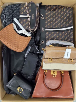 The picture shows a package with accessories in the category HB.