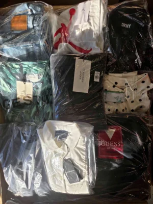 The photo shows a package with clothing in the category B.