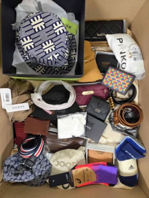 The picture shows a package with accessories in the category AB.