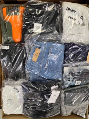 The photo shows a package with clothing in the category B.