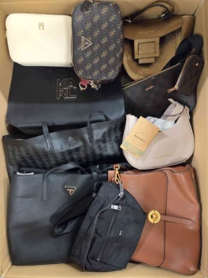 The picture shows a package with accessories in the category HC.